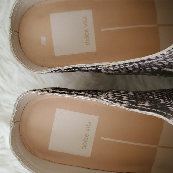 NWOT DOLCE VITA WOMENS SIZE 6 MULES / CLOGS . FAUX SNAKE SKIN - Picture 8 of 9